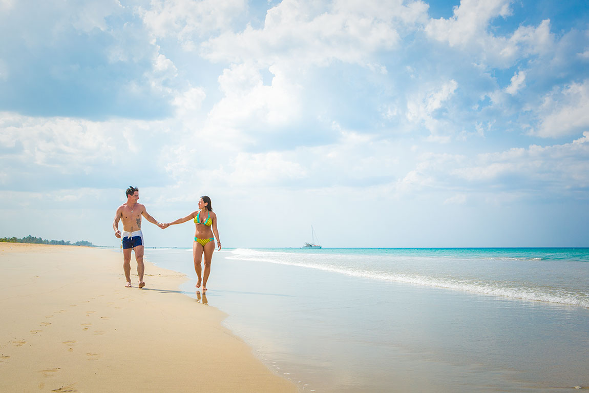 Italian couple loveshoot in Nilaveli beach, Sri Lanka